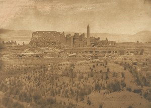 从东边看卡尔纳克宫遗址的全景 - 底比斯，1849-50。 作者 马克西姆·杜营