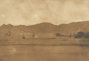 从菲莱的东北方向看--科洛基纳村，1849-50。 作者 马克西姆·杜营