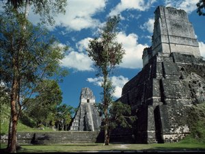 Tikal temple II or temple of the masks, 7th to 8th century 作者 玛雅人
