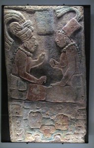 古典时期末期，公元600-900年，乌斯马辛塔，埃尔奇科扎波特（El Chicozapote），坐着的两个人 作者 玛雅人
