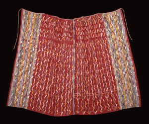 Cofradia披肩，可能是为一个圣人的形象设计的，约1920-1940年（棉；经面平织，有经线条纹和经线伊卡特和补充纬线图案 作者 玛雅玛雅人
