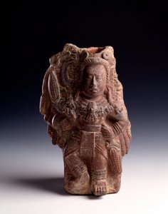 前哥伦比亚艺术，玛雅文明，古典时期：代表与玉米有关的女神的拟人粘土小雕像，具有吹口哨的功能。 来自危地马拉的 Alta Verapaz。 暗淡。 23.5 x 14.5 厘米危地马拉城，Museo Nazionale di Arc 作者 玛雅玛雅人