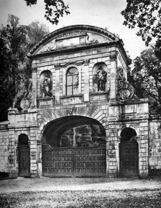1926-1927年，赫特福德郡切斯亨特附近的Theobalds公园的圣殿酒吧 作者 麦克里什