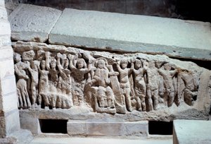 Merovingian 艺术：Agilbert 墓（7 世纪）的浅浮雕，巴黎的 eveque。 石葬纪念碑。 Jouarre修道院（塞纳河和马恩河）