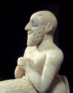 美索不达米亚艺术：总督 Ebih-il 雕像。 青金石、贝壳、青金石和片岩雕塑，约公元前 2500 年（苏美尔时期，约公元前 2900-2200 年）。 来自玛丽。 高度：0.525 m。 巴黎，卢浮宫博物馆 作者 美索不达米亚
