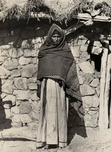 在法西斯主义时代建立一个帝国。亚述妇女，1936年5月9日（黑白照片）。