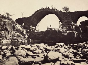 在法西斯时代建立一个帝国。1936年5月9日，横跨安加雷布河的葡萄牙桥（黑白照片）。 作者 莫迪斯蒂诺·巴尔迪内蒂