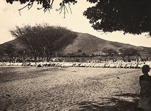 在法西斯主义时代建立一个帝国。斋月祈祷，1936年5月9日（黑白照片）。 作者 莫迪斯蒂诺·巴尔迪内蒂
