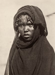 在法西斯时代建立一个帝国：一位丹加尔妇女，1936年5月9日（黑白照片）。