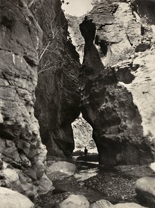 在法西斯时代建立一个帝国：恩德利的一个石窟，1936年5月9日（黑白照片