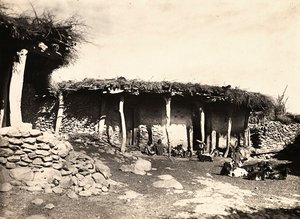 在法西斯时代建立一个帝国：埃德蒙斯的一座阿比西尼亚房屋，1936年5月9日（黑白照片 作者 莫迪斯蒂诺·巴尔迪内蒂