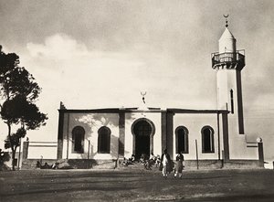 在法西斯时代建立一个帝国：阿斯马拉的清真寺，1936年5月9日（黑白照片）。 作者 莫迪斯蒂诺·巴尔迪内蒂