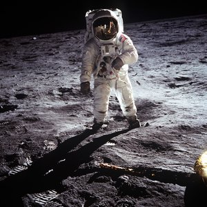 阿波罗11号--美国宇航局，1969年。