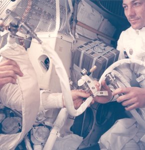 阿波罗13号--美国国家航空航天局，1970年。 作者 NASA图片