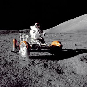 阿波罗17号--美国宇航局，1972年。 作者 NASA图片