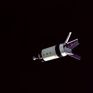 阿波罗7号--美国宇航局，1968年。 作者 NASA图片