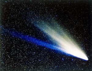 靠近太阳的西彗星，1976年。