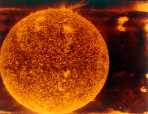太阳喷发，1973年6月10日。 作者 NASA图片