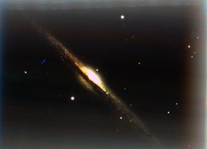 彗星中的针状星系。 作者 NASA图片
