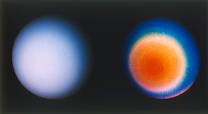 天王星，来自旅行者2号航天器，1980年代。 作者 NASA图片