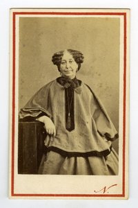 作家乔治·桑 (1804-1876) (Aurore Dupin)、杜德万男爵夫人的肖像。 名片 作者 纳达尔