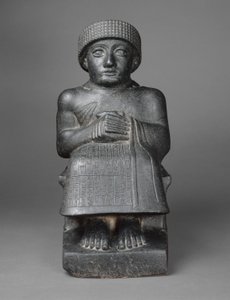 古迪亚雕像，约公元前2090年（闪闪发光）