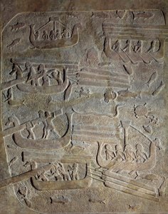 新亚述时代的美索不达米亚（约公元前1000-612年）。"海军远征，从黎巴嫩沿菲尼克斯海岸运输木材，装载船只" 公元前8世纪。来自霍萨巴德（Khunsabad）巴黎，卢浮宫博物馆