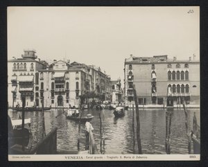 Veerboten naar de Chiesa di Santa Maria del Giglio te Venetië
Venezia - Canal Grande - Traghetto S. Maria di Zobenico (物体上的标题) 作者 新摄影协会