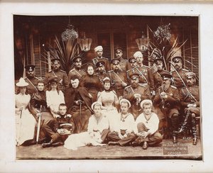 罗曼诺夫家族：皇帝亚历山大三世的家庭，约1890年。 作者 塞纳河畔讷伊。摄影工作室 De Jongh frères