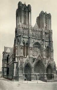 一座宏伟的哥特式建筑：建于13世纪和14世纪的Rheims大教堂，建于1930年。 作者 新品
