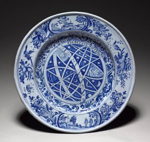 大盘子，16世纪末。 作者 讷韦尔工厂