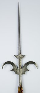 Corsesca，c.1600-20（钢、黄铜和木材，带有现代天鹅绒） 作者 北意大利学校
