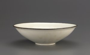 河北省11世纪初12世纪（陶瓷）韭菜碗装切花莲花装饰