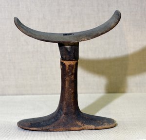 头枕，约公元前2500年至2100年