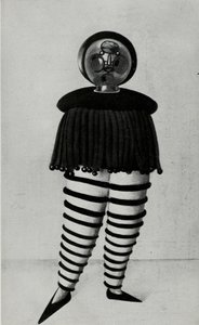 来自包豪斯的舞台包豪斯的舞台，1925年。 作者 奥斯卡·施勒默（Oskar Schlemmer）