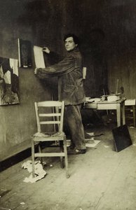 Amedeo Modigliani in his studio, c.1915 (b/w photo) 作者 保罗·纪尧姆