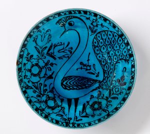 描绘孔雀在绿松石背景上的19世纪波斯陶器 作者 波斯学校