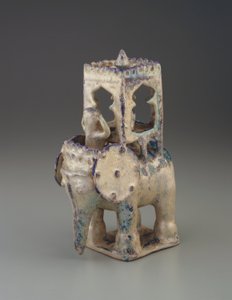 大象与howdah和人物，伊朗，塞尔朱德王朝（陶瓷）