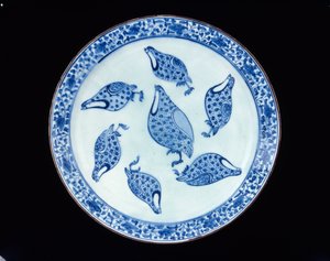 鹧Dish菜，伊朗，萨法维时期，18世纪（釉下蓝色的石膏）