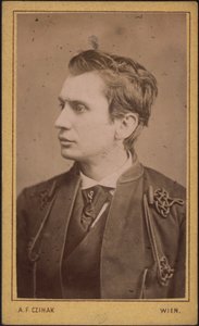 Leopold von Sacher-Masoch 1836-1895，约1880。 作者 摄影工作室 Adolf F. Czihak。