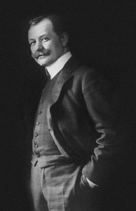作曲家弗朗茨-莱哈尔的肖像 1870-1948。 作者 摄影工作室 E. Bieber。