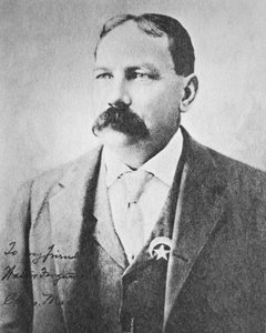 克里斯-马德森（1851-1944）（黑白照片）。