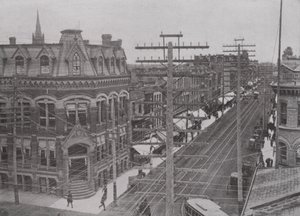 Dundas Street, Looking East, London, Ontario (b/w photo) 作者 加拿大摄影师