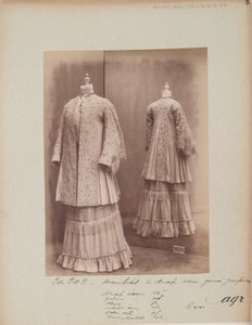 Album Page: House of Worth, Coat 作者 法国摄影师