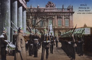 Changing of the guard at the Neue Wache, Unter den Linden, Berlin, Germany (coloured photo) 作者 德国摄影师