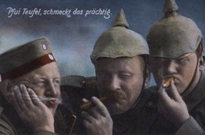 German soldiers enjoying cigars (coloured photo) 作者 德国摄影师