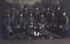 Group of German army soldiers (b/w photo) 作者 德国摄影师
