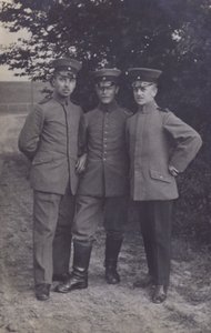 Group of three German army soldiers (b/w photo) 作者 德国摄影师
