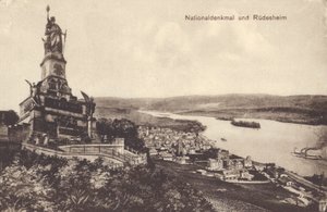 Nationaldenkmal, monument commemorating the unification of Germany, Rudesheim am Rhein, Hesse (b/w photo) 作者 德国摄影师