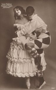 Russian ballet dancers Vera Fokina and Michel Fokine in Carnaval, c1910 (b/w photo) 作者 德国摄影师